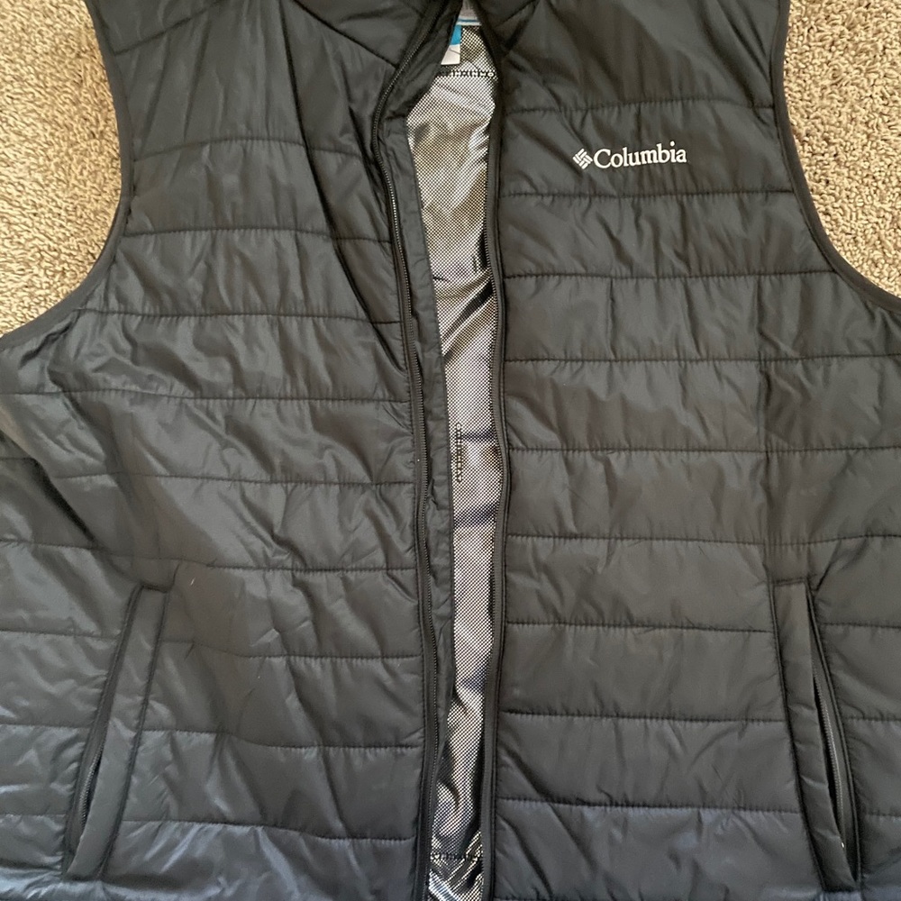 Black Columbia Omni-Heat vest